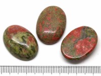 Кабошон каменный 052 Овал 25*18*6,5мм Унакит (камни)