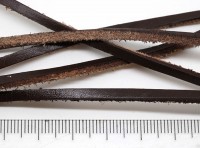 Шнур кожаный 19 полоска односторонний 3*2мм тёмно-коричневый (1м)