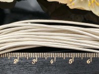 Шнур кожаный 14 воловья кожа круглый 1,5мм белый перламутр (1м)