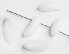 Подвеска Клык 03 17*6,5*5,5мм белый непрозрачный (стекло)