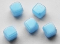 Бусина Кубик 12 6,7*6,5*6,5мм св.голубой перламутр непрозрачный (стекло)