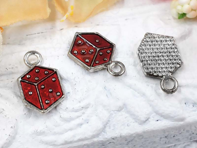 Подвеска Кубик игральный 01 15*9*1,5мм бордовый (цветные подвески)