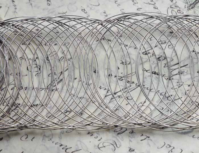 Мемори проволока - пружина - основа для браслета 65*0,6мм цвет платины (10 витков)