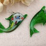 Купить Подвеска Дельфинчик 02  38*20*3,5мм зелёный (Lampwork) с доставкой по России