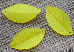 Подвеска акриловый Листик 11 матовый 36*18,5*7мм яр.жёлтый полупрозрачный (акрил)