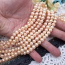 (ОПТ) Бусина Жемчуг 47 пресноводный фриформ 7-8мм персиковый натуральный (камни) (нить 35-36см) Купить (ОПТ) Бусина Жемчуг 47 пресноводный фриформ 7-8мм персиковый натуральный (камни) (нить 35-36см) с доставкой по России