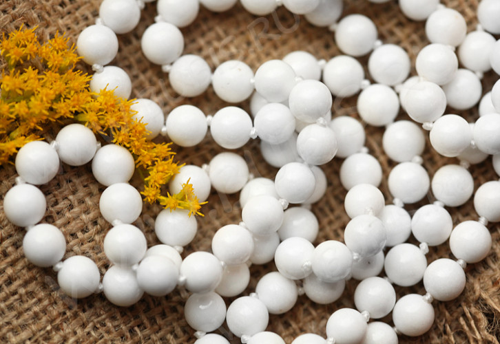 (СКИДКИ!!!) Бусина округлая 8мм Агат белый пресс. (камни) (10шт.)