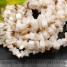 Крошка (галтовка) каменная 159 5-9мм Перламутр белый молочный натуральный (камни) (нить 43-45см) Купить Крошка (галтовка) каменная 159 5-9мм Перламутр белый молочный натуральный (камни) (нить 43-45см) с доставкой по России