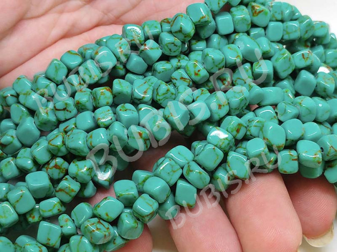 Крошка (галтовка) "Кубики" 4-6мм Говлит бирюзовый (камни) (нить без замка прим.50-55см)