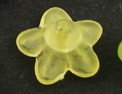 Бусина акрил Цветочек 09 матовый чашечка 9,5*9,5*5мм жёлтый полупрозрачный (акрил) (10шт.)