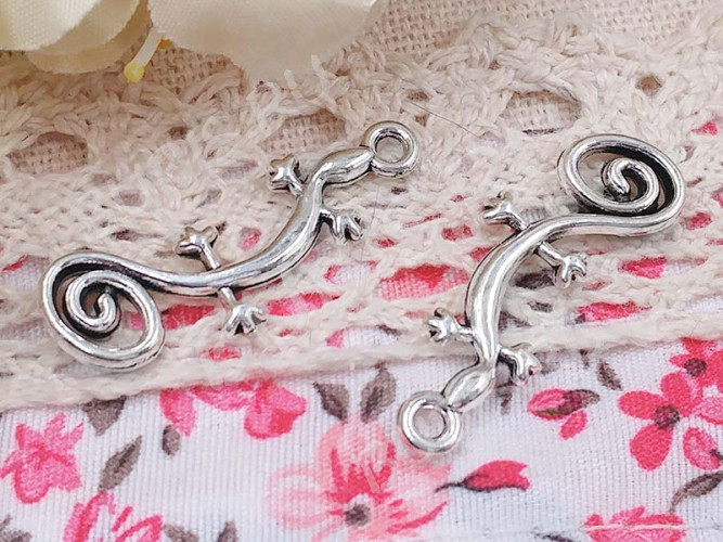 Подвеска Ящерица 08 3D коннектор 29*10*2,5мм античное серебро (литьё)