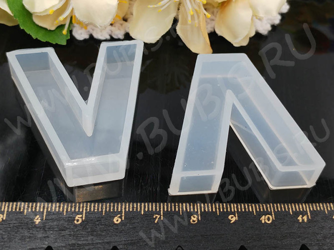 Молд 174 для эпоксидной смолы 43*40*10мм Буква V (силикон)