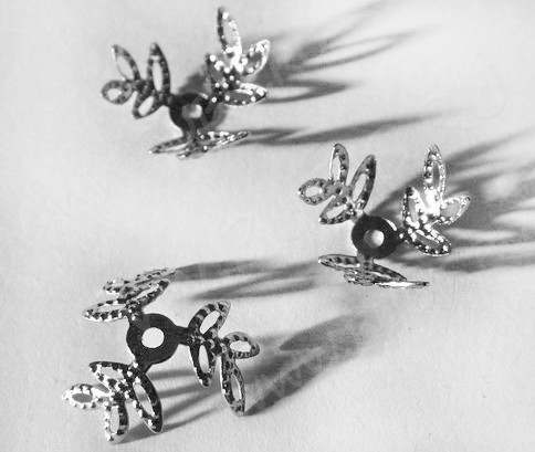 (СКИДКИ!!!) Шапочка тонкая 061 ажурная Ветки 10*10*6,5мм цвет платины (Brass) (10шт.)