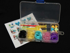 Набор для плетения браслетов 07 Loom Bands в пластиковом контейнере 13*7*2,5см микс с рогаткой и бусинками (Loom Bands) (200 резинок)