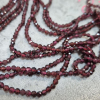 Бусина округлая ГРАНЁНАЯ "каменный бисер" 2мм Гранат (камни LUX) (НИТЬ)