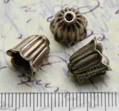 151 Шапочка Тюльпанчик 10,7*10,6*10,6мм античная бронза (литьё)
