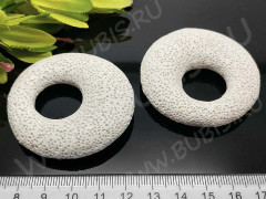Кулон 0859 Бублик 50*50*11мм Лава вулканическая белая (камни)