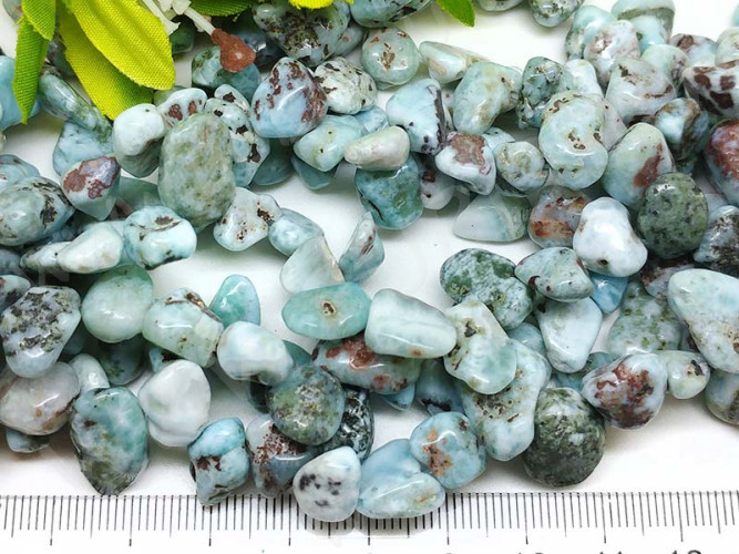 (ОПТ) Бусина каменная Бесформенная 15 8-20*5-8мм Ларимар натуральный (камни LUX) (НИТЬ 20см)