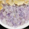 Купить Наполнение для смолы и бутылочек 062 каменная крошка БЕЗ отверстий 2-8*2-4мм Аметист лавандовый натуральный (декор) с доставкой по России