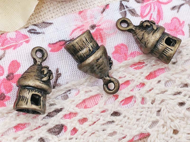 Подвеска Домик 05 3D с цветочком 15,5*7,5*6,5мм античная бронза (литьё)