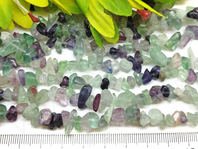Крошка (галтовка) каменная 046 5-9мм Флюорит натуральный (камни) (нить прим.45см)