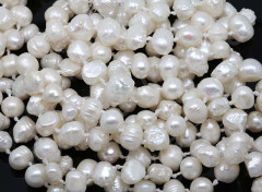 (ОПТ) Бусина Жемчуг 13 речной снежковый 6,5-8,5мм натуральный (камни) (нить 45-47см)