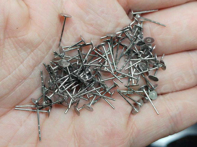 (СКИДКИ!!!) Пуссеты ("гвоздики") №144 (платформа 4мм) с 3 рисочками 12*0,7мм цвет платины (хирургическая сталь) (10 ПАР)