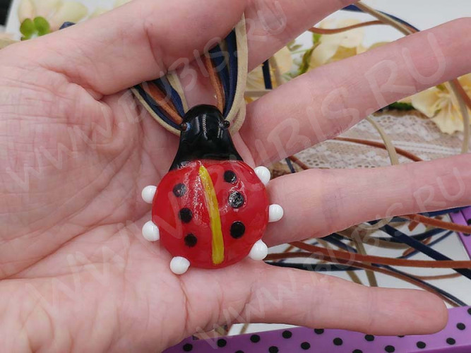 Кулон Божья коровка большая 40*37*12мм красная полупрозрачная (Lampwork)
