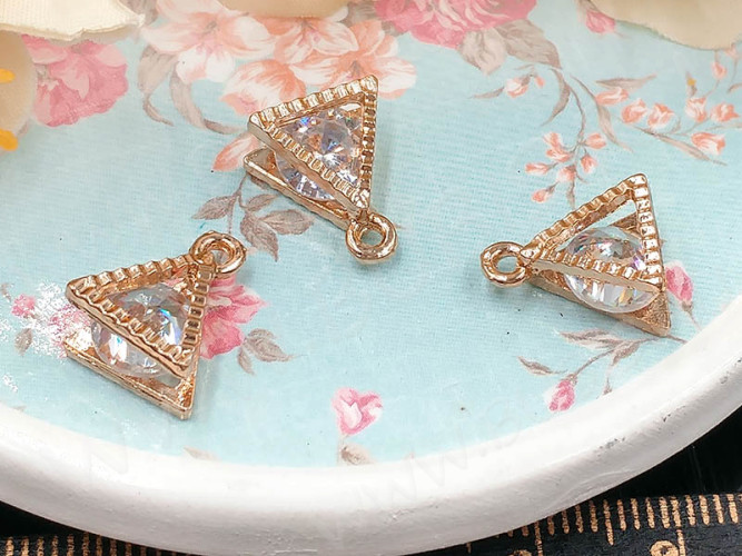 Подвеска Треугольник 03 3D с кубическим цирконием 11,5*9*5мм розовое золото (сплав и фианит)