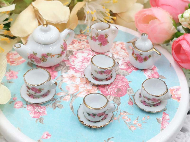 Фарфоровый сервизик 05 коробочка 64*35*16мм бело-розово-зелёный (керамика)