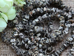 Крошка (галтовка) каменная 029 5-9мм Яшма далматин (камни) (нить с замком прим.45см)