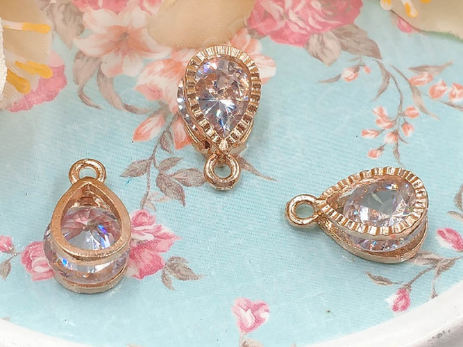 Подвеска Капля 09 3D с кубическим цирконием 13*8*5мм розовое золото (сплав и фианит)