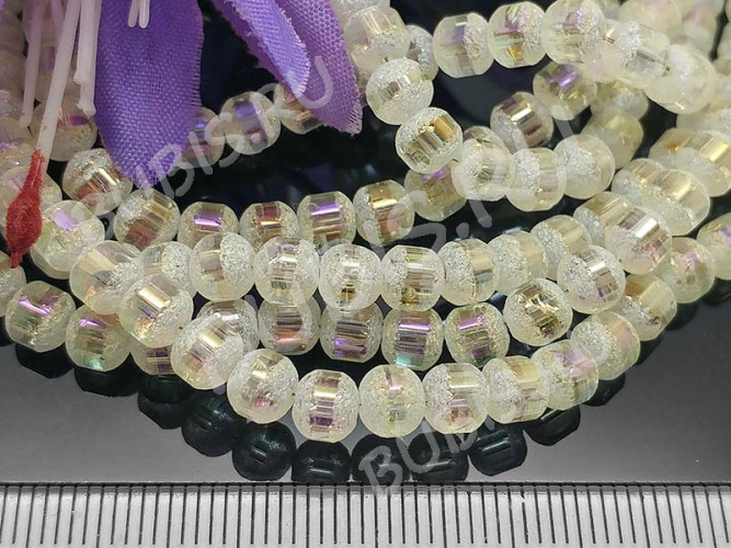 Бусина округлая Сахарная 5*4,5мм белая со светло-золотистой радужной полоской полупрозрачная (стекло) (10шт.)