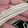 Купить Шнур кожаный 14 воловья кожа круглый 1,5мм белый перламутр (1м) с доставкой по России