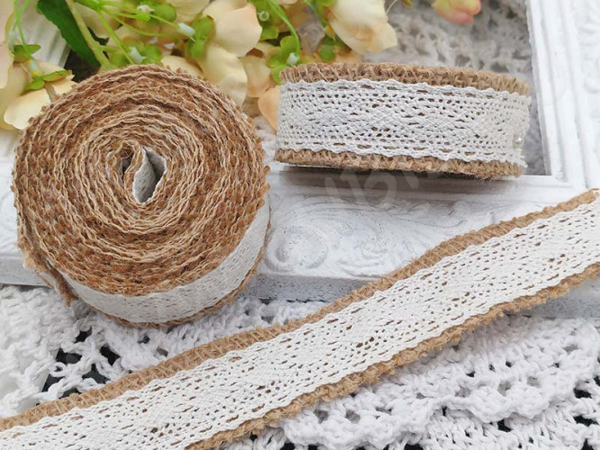 Лента мешковина 01 льняная с кружевом 25*1,5мм бежево-белая (ленточки) (рулон 2м)