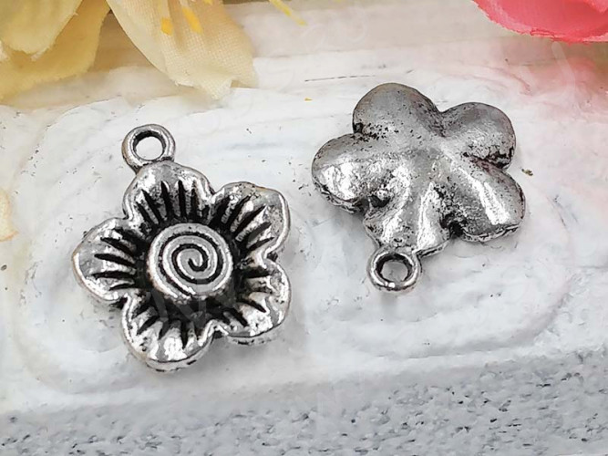 Подвеска Цветочек 11 3D 17,5*15*3мм античное серебро (литьё)