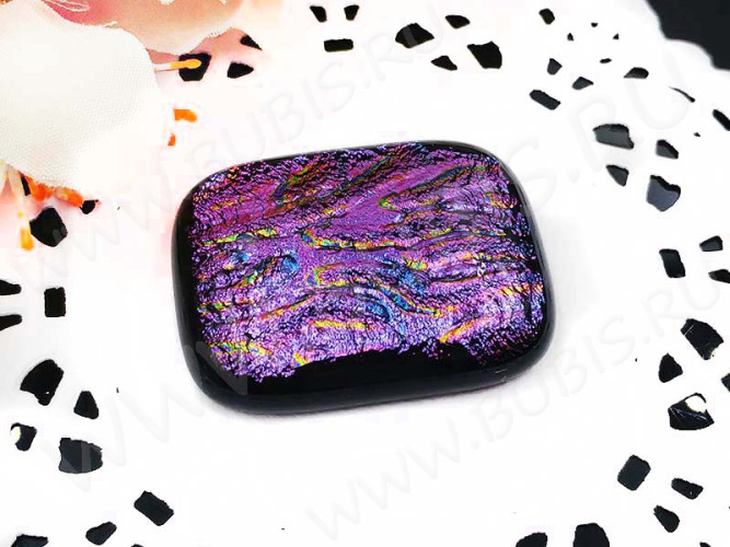 Кабошон Фьюзинг 041 Прямоугольный 33*25*7,5мм Дихроик на черной основе Ярко-фиолетовый волнистый