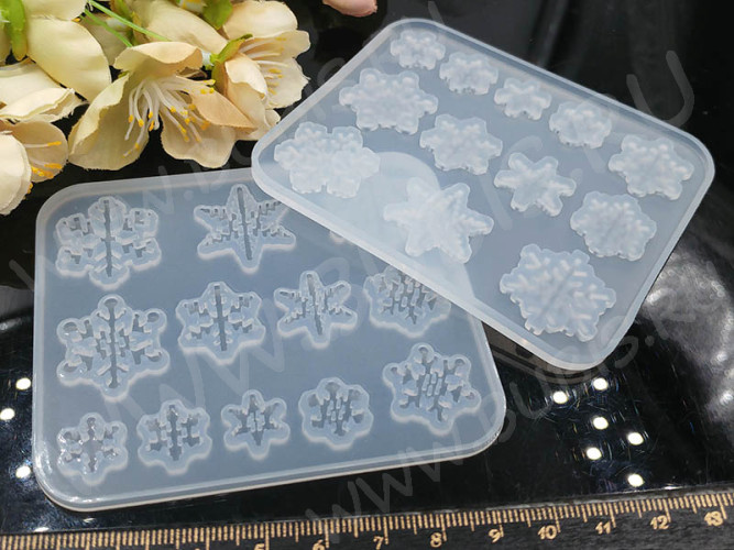 Молд 142 для эпоксидной смолы Снежинки 85*71*3,5мм (силикон)