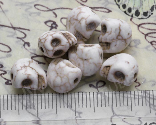 Бусина каменная Череп 02 Говлит синт. 10*9*7,5мм белый молочный (камни)