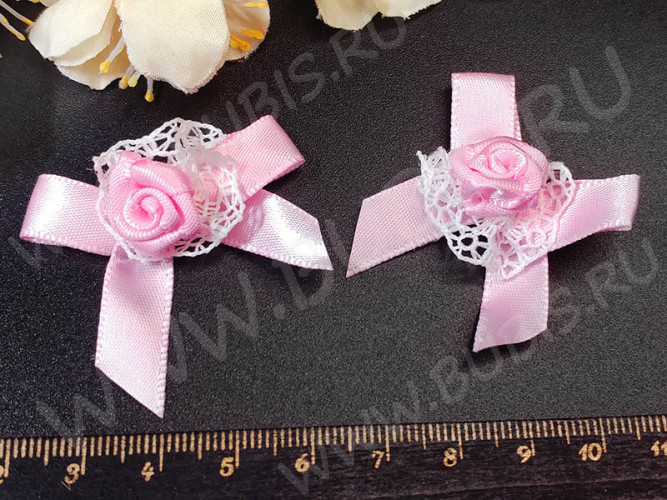 Декоративный элемент 107 пришивной Бантик с розочкой и кружевом 40*33мм розовый (декоративные элементы)