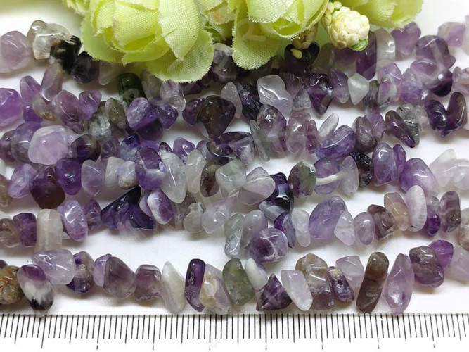 Крошка (галтовка) каменная 079 5-9мм Аметист натуральный светлый (камни) (нить прим.45см)