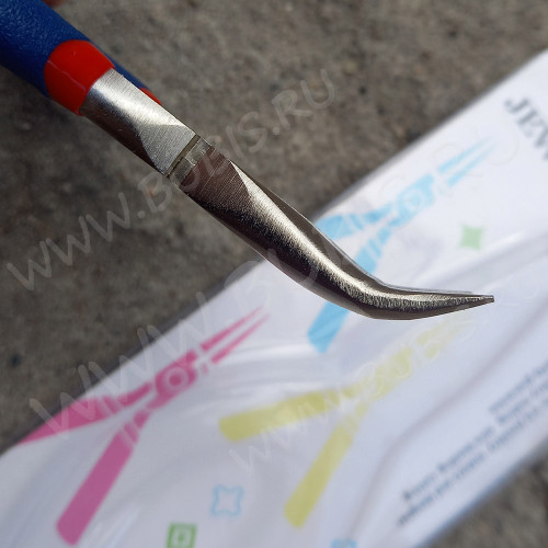 Тонкогубцы 31 утконосы изогнутые без бороздок 125мм на блистере с синими ручками на (инструменты для бижутерии)