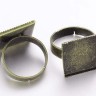 Купить Основа (заготовка) для кольца 063 18мм с квадратным сеттингом 15,5*15,5мм светлая античная бронза (Brass) с доставкой по России