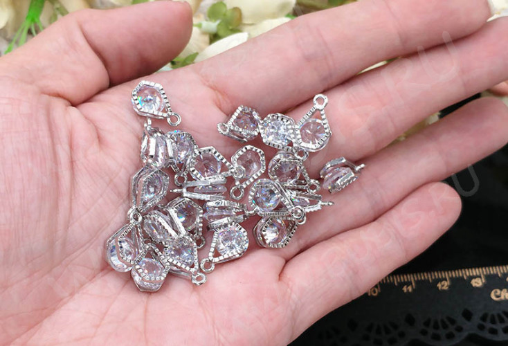 Подвеска Капля 3D с кубическим цирконием 13,5*8*5мм цвет платины (сплав и фианит)