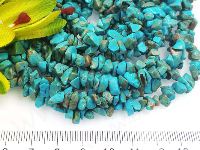 Крошка (галтовка) каменная 194 4-9мм Говлит голубо-бирюзовый (камни) (нить 43-45см)