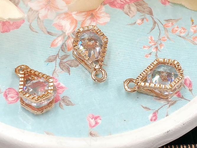 Подвеска Капля 3D с кубическим цирконием 13,5*8*5мм розовое золото (сплав и фианит)