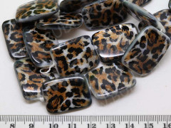 Бусина каменная Прямоугольник 12 перламутр с принтом 25,5*19*4,5мм леопард коричневый (перламутр и ракушки)