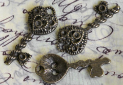 Подвеска Ключик 25 ажурный 29*12*3мм античная бронза (литьё)