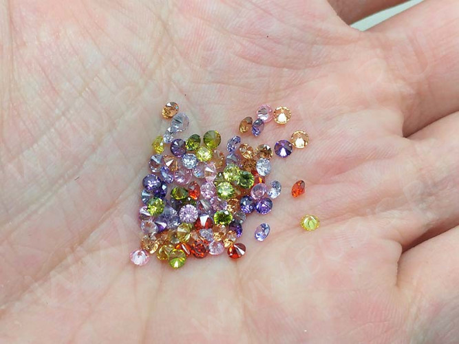 Ювелирный кристалл 01 Кубический Цирконий 2,5*2,5*1,7мм МИКС (камни) (20шт.)