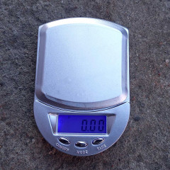 Весы 04 мини ювелирные карманные с крышкой 0,01г  до 200г 10*7*2,2см серебристые (инструменты для бижутерии)